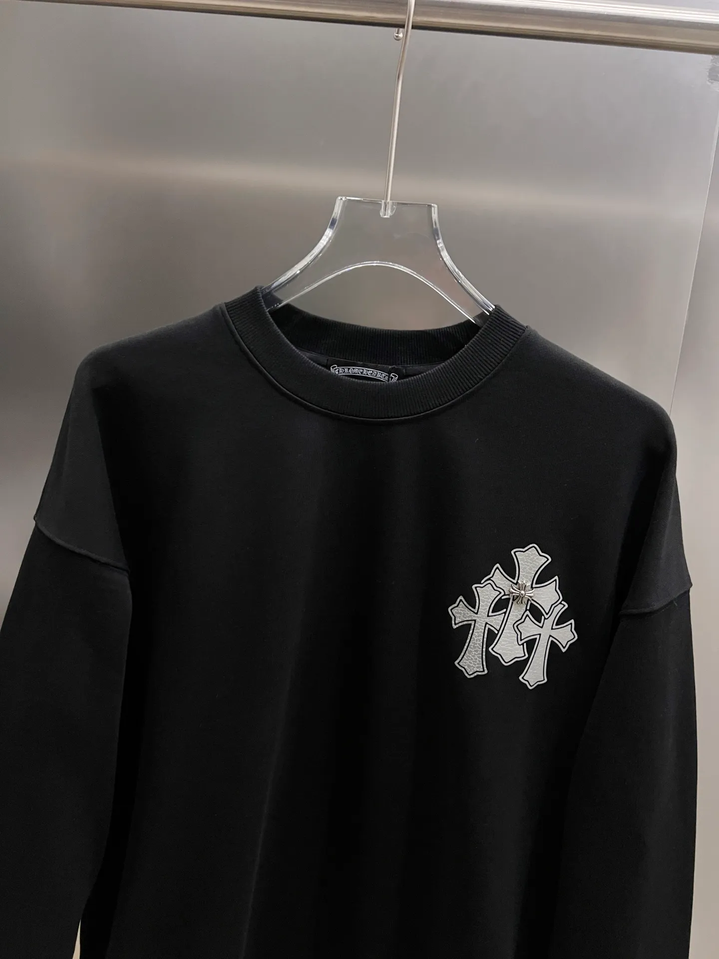 🅿️270 CH Crowe 2025 Autumn and Winter New Round Neck Long Sleeve Sweater Cross Patch Leather + Customized Hardware Metal Horseshoe Sanskrit Text The Real Product Is Great🔥Same Style for Men and Women Loose Version Size S M L XL XXL Five Codes Black White